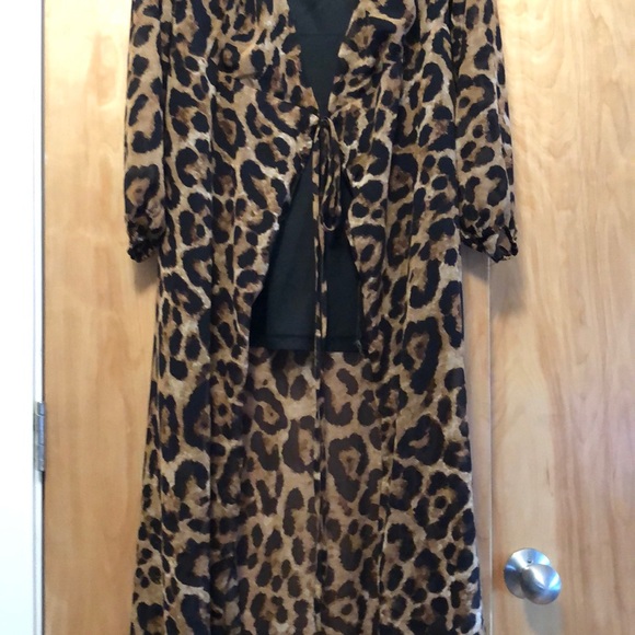 Forever 21 Sheer Cape - Picture 3 of 6